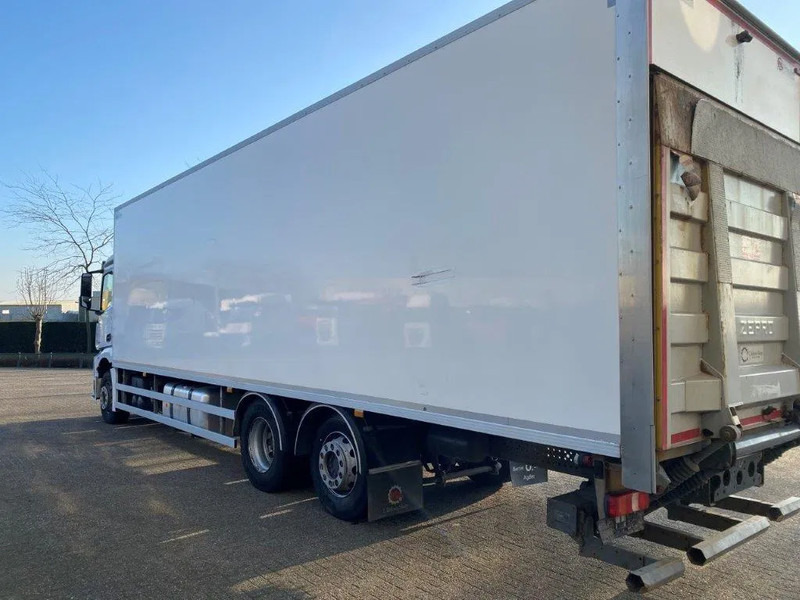 Mercedes-Benz Antos 2533 / LIFT AXLE / HEATED CLOSED BOX / PLATFORM 2000 KG / ONLY:506959 KM / SIDE DOOR / AUTOMATIC / EURO-6 / 2019 - Camião furgão: foto 3 Mercedes-Benz Antos 2533 / LIFT AXLE / HEATED CLOSED BOX / PLATFORM 2000 KG / ONLY:506959 KM / SIDE DOOR / AUTOMATIC / EURO-6 / 2019 - Camião furgão: foto 3