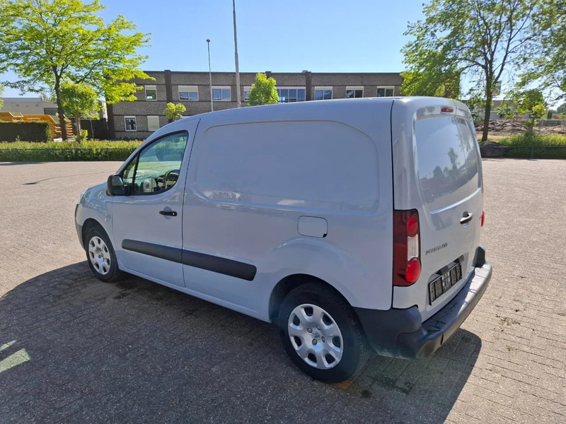 Peugeot Partner 1.6 HDI / TUV:12-01-2026 / AIRCO / CLOSED BOX / MANUAL / EURO-5 b / 2015 - Furgão compacto: foto 3 Peugeot Partner 1.6 HDI / TUV:12-01-2026 / AIRCO / CLOSED BOX / MANUAL / EURO-5 b / 2015 - Furgão compacto: foto 3