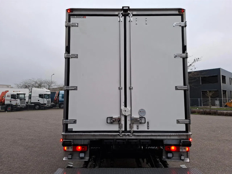 Renault D16.280 WIDE / ONLY:497760 KM / THERMOKING / PLATFORM 2TON / LWDS / BED / DATALOG / FULL-AIR / AUTOMATIC / EURO-6 / 2017 - Camião isotérmico: foto 5 Renault D16.280 WIDE / ONLY:497760 KM / THERMOKING / PLATFORM 2TON / LWDS / BED / DATALOG / FULL-AIR / AUTOMATIC / EURO-6 / 2017 - Camião isotérmico: foto 5