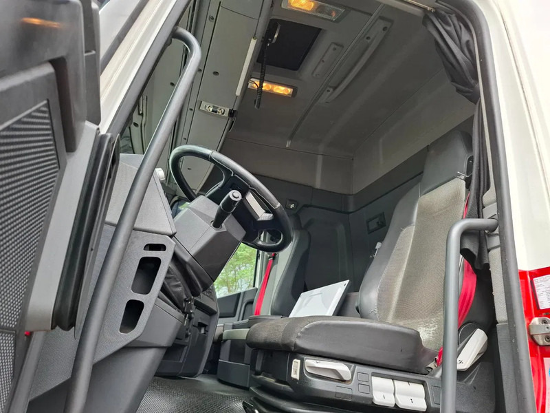 Camião furgão Renault T470 / CLEAN NL TRUCK / TUV:04-11-2025 / SLIDING ROOF / CURTAIN SAILS / SMART TACHO / ACC / LWDS / PLATFORM 2000KG / FRIDGE / AU: foto 18