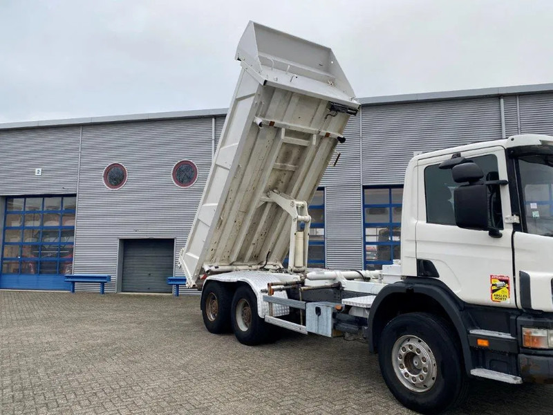 Camião basculante Scania 124-400 / 6X4 / RETARDER / BIG AXLE / FULL STEEL / 2SIDE TIPPER / OLD TACHO / AIRCO / MANUAL / EURO-2 / 2000: foto 6
