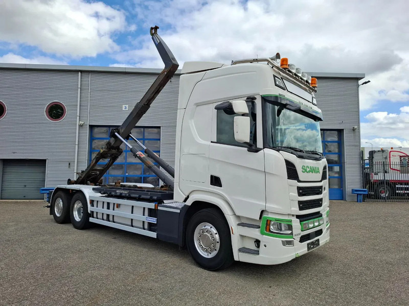 Scania NGS R500 / RETARDER / AJK HOOK 22 TON / LIFT+LENKACHSE / TUV:17-06-2026 / NAVI / LWDS / ALCOA / LEATHER / AUTOMATIC / EURO-6 / 2 - Camião polibenne: foto 2 Scania NGS R500 / RETARDER / AJK HOOK 22 TON / LIFT+LENKACHSE / TUV:17-06-2026 / NAVI / LWDS / ALCOA / LEATHER / AUTOMATIC / EURO-6 / 2 - Camião polibenne: foto 2