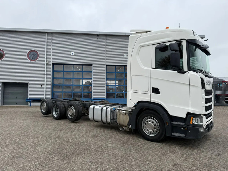 Scania NGS S500 / 8X2 / RETARDER / 2X LIFT+LENKACHSE / FULL-AIR / LWDS / LEATHER / FRIDGE / AUTOMATIC / EURO-6 / 2018 - Camião chassi: foto 2 Scania NGS S500 / 8X2 / RETARDER / 2X LIFT+LENKACHSE / FULL-AIR / LWDS / LEATHER / FRIDGE / AUTOMATIC / EURO-6 / 2018 - Camião chassi: foto 2