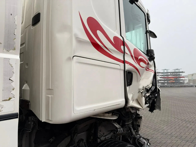 Camião cisterna Scania R480 / ENGINE RUNING / RETARDER / 4 COMPARTIMENTS / 18000 LITER TOTAAL / LIFT+LENKACHSE / AUTOMATIC / EURO-5 / 2009: foto 6