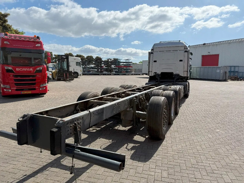 Scania R490 / 8X4 / ENGINE RUNNING / RETARDER / 9 TON FRONT AXLE / LIFT+LENKACHSE / AUTOMATIC / EURO-6 / 2017 - Camião chassi: foto 4 Scania R490 / 8X4 / ENGINE RUNNING / RETARDER / 9 TON FRONT AXLE / LIFT+LENKACHSE / AUTOMATIC / EURO-6 / 2017 - Camião chassi: foto 4