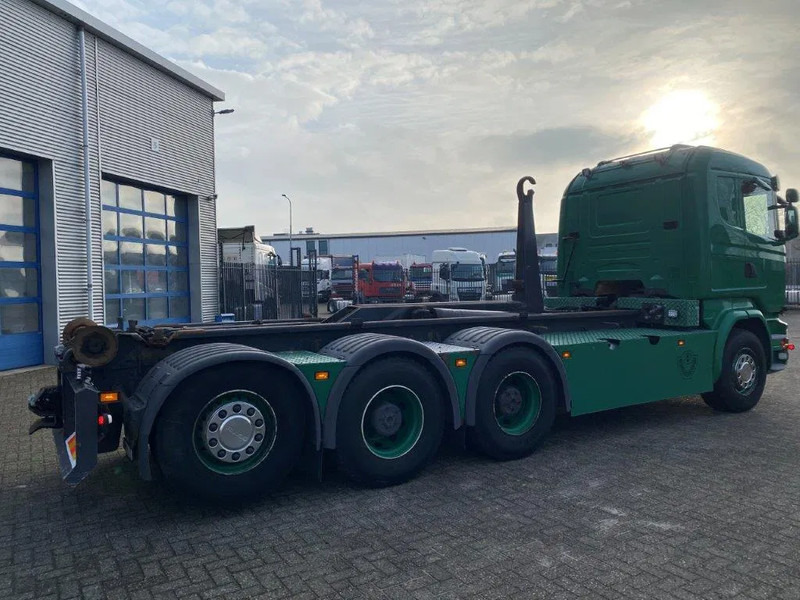 Scania R520 V8 / 8X4 / BIG AXLE / AJK HOOKLIFT 30TON / LIFT+LENKACHSE / NAVI / LEATHER / FULL-AIR / AUTOMATIC / EURO-6 / 2015 - Camião polibenne: foto 5 Scania R520 V8 / 8X4 / BIG AXLE / AJK HOOKLIFT 30TON / LIFT+LENKACHSE / NAVI / LEATHER / FULL-AIR / AUTOMATIC / EURO-6 / 2015 - Camião polibenne: foto 5