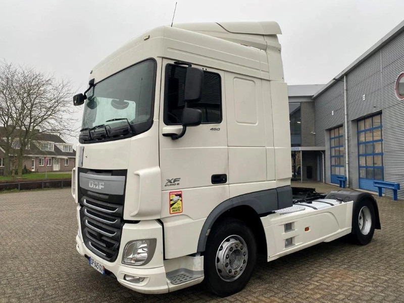 DAF XF106-460 / AUTOMATIC / DEB / PARKCOOL / AIRCO / EURO-6 / 2015 - Tractor: foto 1 DAF XF106-460 / AUTOMATIC / DEB / PARKCOOL / AIRCO / EURO-6 / 2015 - Tractor: foto 1