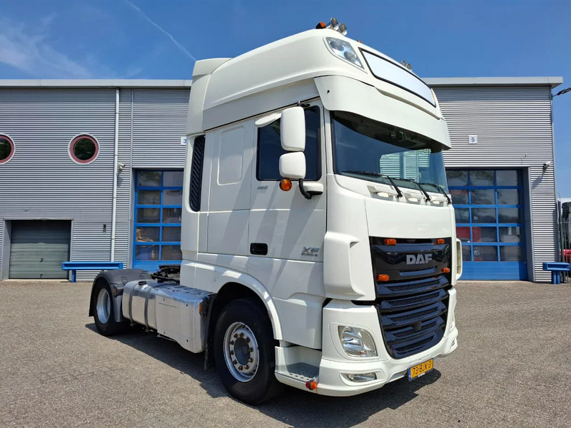 DAF XF106-460 / CLEAN NL TRUCK / DOUBLE TANK / 751675 KM / ACC / LWDS / FRIDGE / AUTOMATIC / EURO-6 / 2017 - Tractor: foto 2 DAF XF106-460 / CLEAN NL TRUCK / DOUBLE TANK / 751675 KM / ACC / LWDS / FRIDGE / AUTOMATIC / EURO-6 / 2017 - Tractor: foto 2
