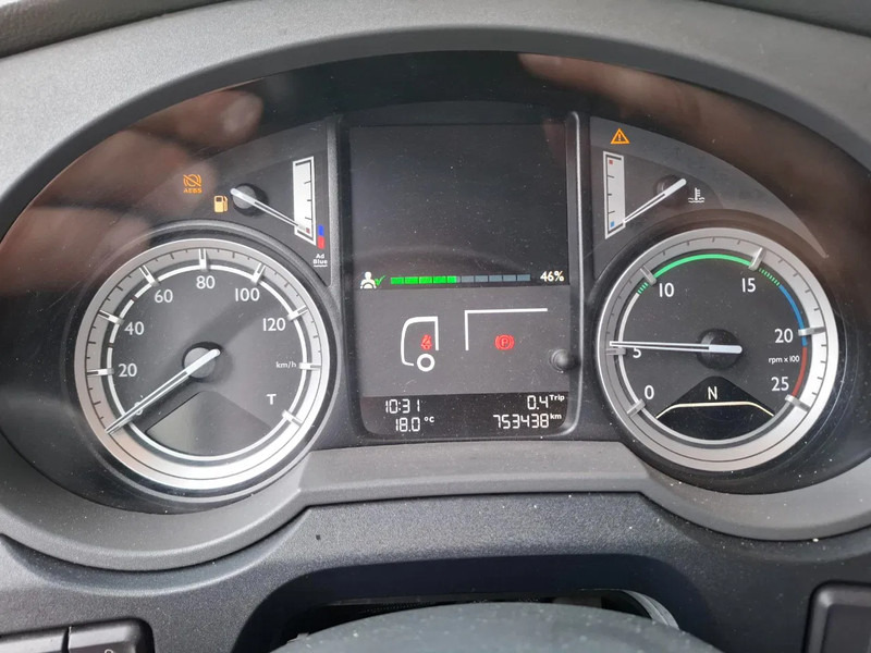 Tractor DAF XF106-460 / DEB / TUV:20-01-2026 / 753438 KM / FRIDGE / ACC / LWDS / GEN2 V2 TACHO / ALCOA / AUTOMATIC / EURO-6 / 2017: foto 16