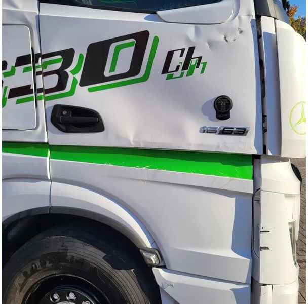 Locação financeira de Mercedes-Benz ACTROS 1863 / ENGINE RUNNING / RETARDER / PARK-COOL /HYDRAULICS / ONLY: 268593KM / GIGA-SPACE / MIRRORCAM / AUTOMATIC / EURO-6 / Mercedes-Benz ACTROS 1863 / ENGINE RUNNING / RETARDER / PARK-COOL /HYDRAULICS / ONLY: 268593KM / GIGA-SPACE / MIRRORCAM / AUTOMATIC / EURO-6 /: foto 8 Locação financeira de Mercedes-Benz ACTROS 1863 / ENGINE RUNNING / RETARDER / PARK-COOL /HYDRAULICS / ONLY: 268593KM / GIGA-SPACE / MIRRORCAM / AUTOMATIC / EURO-6 / Mercedes-Benz ACTROS 1863 / ENGINE RUNNING / RETARDER / PARK-COOL /HYDRAULICS / ONLY: 268593KM / GIGA-SPACE / MIRRORCAM / AUTOMATIC / EURO-6 /: foto 8