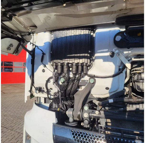 Locação financeira de Mercedes-Benz ACTROS 1863 / ENGINE RUNNING / RETARDER / PARK-COOL /HYDRAULICS / ONLY: 268593KM / GIGA-SPACE / MIRRORCAM / AUTOMATIC / EURO-6 / Mercedes-Benz ACTROS 1863 / ENGINE RUNNING / RETARDER / PARK-COOL /HYDRAULICS / ONLY: 268593KM / GIGA-SPACE / MIRRORCAM / AUTOMATIC / EURO-6 /: foto 13 Locação financeira de Mercedes-Benz ACTROS 1863 / ENGINE RUNNING / RETARDER / PARK-COOL /HYDRAULICS / ONLY: 268593KM / GIGA-SPACE / MIRRORCAM / AUTOMATIC / EURO-6 / Mercedes-Benz ACTROS 1863 / ENGINE RUNNING / RETARDER / PARK-COOL /HYDRAULICS / ONLY: 268593KM / GIGA-SPACE / MIRRORCAM / AUTOMATIC / EURO-6 /: foto 13