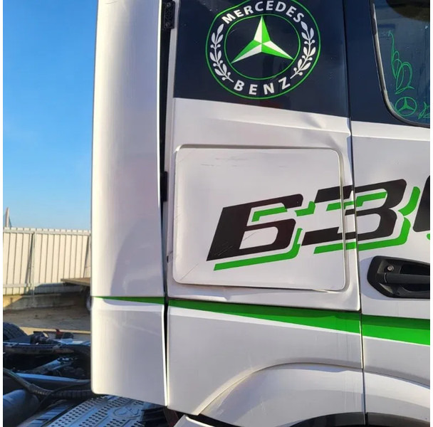 Locação financeira de Mercedes-Benz ACTROS 1863 / ENGINE RUNNING / RETARDER / PARK-COOL /HYDRAULICS / ONLY: 268593KM / GIGA-SPACE / MIRRORCAM / AUTOMATIC / EURO-6 / Mercedes-Benz ACTROS 1863 / ENGINE RUNNING / RETARDER / PARK-COOL /HYDRAULICS / ONLY: 268593KM / GIGA-SPACE / MIRRORCAM / AUTOMATIC / EURO-6 /: foto 9 Locação financeira de Mercedes-Benz ACTROS 1863 / ENGINE RUNNING / RETARDER / PARK-COOL /HYDRAULICS / ONLY: 268593KM / GIGA-SPACE / MIRRORCAM / AUTOMATIC / EURO-6 / Mercedes-Benz ACTROS 1863 / ENGINE RUNNING / RETARDER / PARK-COOL /HYDRAULICS / ONLY: 268593KM / GIGA-SPACE / MIRRORCAM / AUTOMATIC / EURO-6 /: foto 9