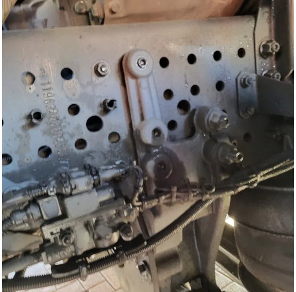 Locação financeira de Mercedes-Benz ACTROS 1863 / ENGINE RUNNING / RETARDER / PARK-COOL /HYDRAULICS / ONLY: 268593KM / GIGA-SPACE / MIRRORCAM / AUTOMATIC / EURO-6 / Mercedes-Benz ACTROS 1863 / ENGINE RUNNING / RETARDER / PARK-COOL /HYDRAULICS / ONLY: 268593KM / GIGA-SPACE / MIRRORCAM / AUTOMATIC / EURO-6 /: foto 20 Locação financeira de Mercedes-Benz ACTROS 1863 / ENGINE RUNNING / RETARDER / PARK-COOL /HYDRAULICS / ONLY: 268593KM / GIGA-SPACE / MIRRORCAM / AUTOMATIC / EURO-6 / Mercedes-Benz ACTROS 1863 / ENGINE RUNNING / RETARDER / PARK-COOL /HYDRAULICS / ONLY: 268593KM / GIGA-SPACE / MIRRORCAM / AUTOMATIC / EURO-6 /: foto 20