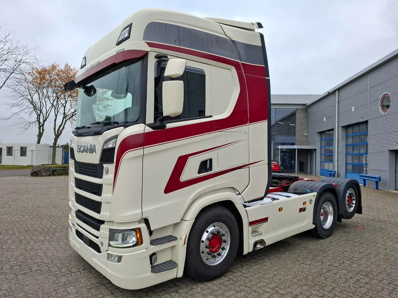 Scania NGS S650 V8 / RETARDER / 633397 KM / 9 TON FRONT AXELE / FULL-AIR / INLINER / FULL SPOILER / LEATHER / ALCOA / NAVI / FRIDGE / E - Tractor: foto 1 Scania NGS S650 V8 / RETARDER / 633397 KM / 9 TON FRONT AXELE / FULL-AIR / INLINER / FULL SPOILER / LEATHER / ALCOA / NAVI / FRIDGE / E - Tractor: foto 1