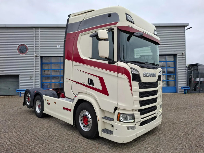 Scania NGS S650 V8 / RETARDER / 633397 KM / FULL-AIR / INLINER / FULL SPOILER / LEATHER / ALCOA / NAVI / FRIDGE / EURO-6 / 2020 - Tractor: foto 2 Scania NGS S650 V8 / RETARDER / 633397 KM / FULL-AIR / INLINER / FULL SPOILER / LEATHER / ALCOA / NAVI / FRIDGE / EURO-6 / 2020 - Tractor: foto 2