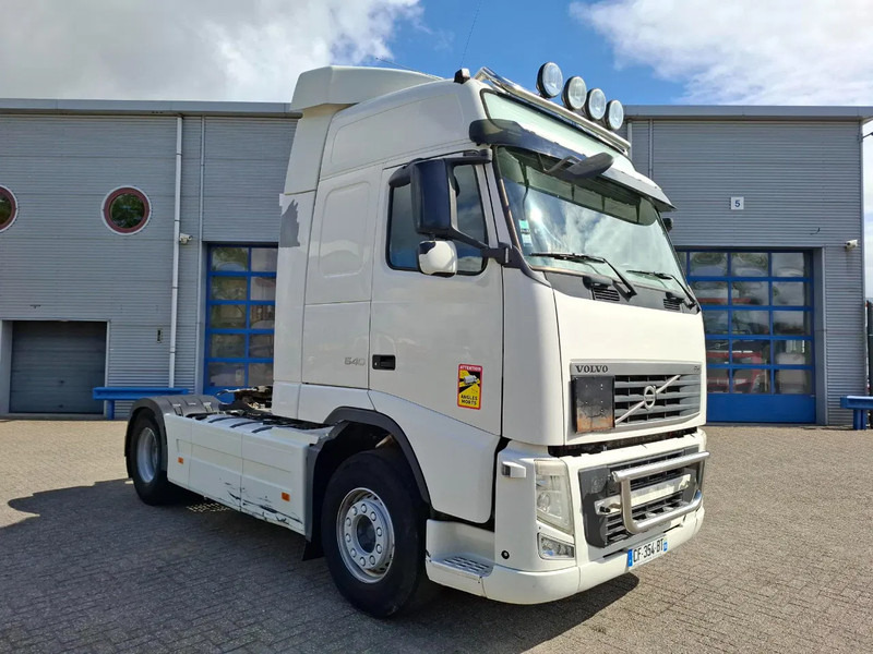 Volvo FH13-540 / HYDRAULICS / VEB+ / TUV:01-04-2026 / FRIDGE / AIRCO / SIDESKIRTS / AUTOMATIC / EURO-5 / 2012 - Tractor: foto 2 Volvo FH13-540 / HYDRAULICS / VEB+ / TUV:01-04-2026 / FRIDGE / AIRCO / SIDESKIRTS / AUTOMATIC / EURO-5 / 2012 - Tractor: foto 2