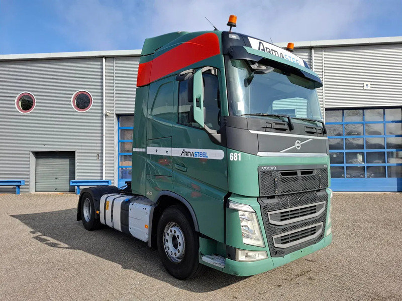 Volvo FH4-460 / VEB+ / DOUBLE TANK / FRIDGE / AIRCO / AUTOMATIC / EURO-6 / 2014 - Tractor: foto 2 Volvo FH4-460 / VEB+ / DOUBLE TANK / FRIDGE / AIRCO / AUTOMATIC / EURO-6 / 2014 - Tractor: foto 2