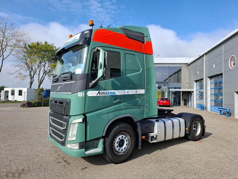 Volvo FH4-460 / VEB+ / DOUBLE TANK / FRIDGE / AIRCO / AUTOMATIC / EURO-6 / 2014 - Tractor: foto 1 Volvo FH4-460 / VEB+ / DOUBLE TANK / FRIDGE / AIRCO / AUTOMATIC / EURO-6 / 2014 - Tractor: foto 1