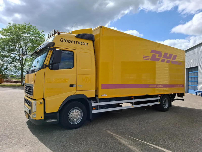 Volvo FH13-420 / NL TRUCK / PLATFORM 2000KG / AIRCO / FRIDGE / AUTOMATIC / EURO-5 / 2010 - Camião furgão: foto 1 Volvo FH13-420 / NL TRUCK / PLATFORM 2000KG / AIRCO / FRIDGE / AUTOMATIC / EURO-5 / 2010 - Camião furgão: foto 1