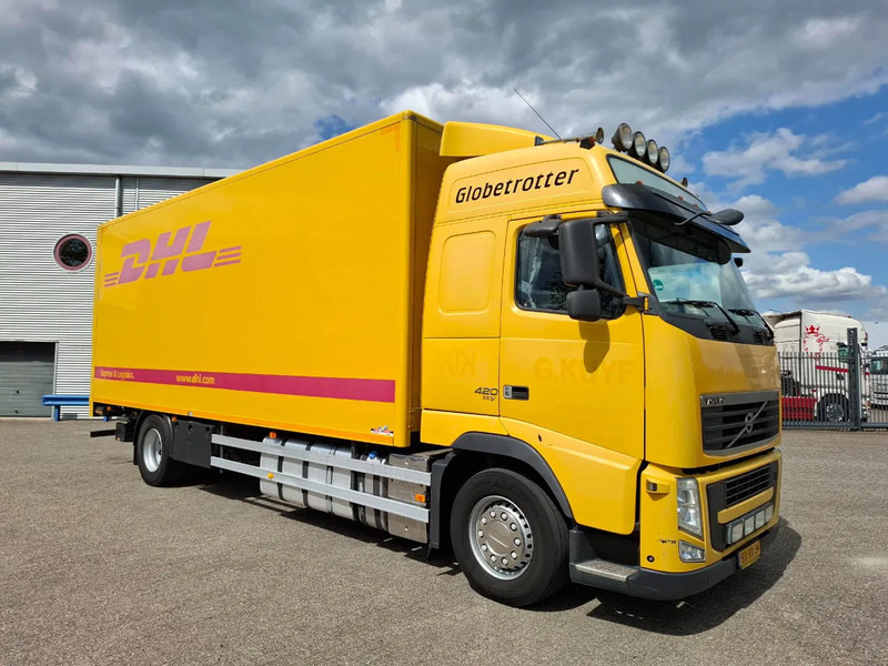 Volvo FH13-420 / NL TRUCK / TUV:29-07-2025 / PLATFORM 2000KG / AIRCO / FRIDGE / AUTOMATIC / EURO-5 / 2010 - Camião furgão: foto 2 Volvo FH13-420 / NL TRUCK / TUV:29-07-2025 / PLATFORM 2000KG / AIRCO / FRIDGE / AUTOMATIC / EURO-5 / 2010 - Camião furgão: foto 2