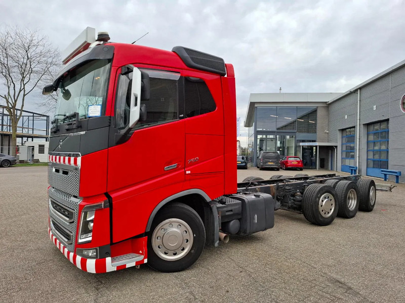 Volvo FH16-750 / VEB+ / ONLY:349761 KM / 9TON FRONT AXLE / INLINER / TECHNICAL 60TON / FULL-AIR / AUTOMATIC / EURO-6 / 2016 - Camião chassi: foto 1 Volvo FH16-750 / VEB+ / ONLY:349761 KM / 9TON FRONT AXLE / INLINER / TECHNICAL 60TON / FULL-AIR / AUTOMATIC / EURO-6 / 2016 - Camião chassi: foto 1