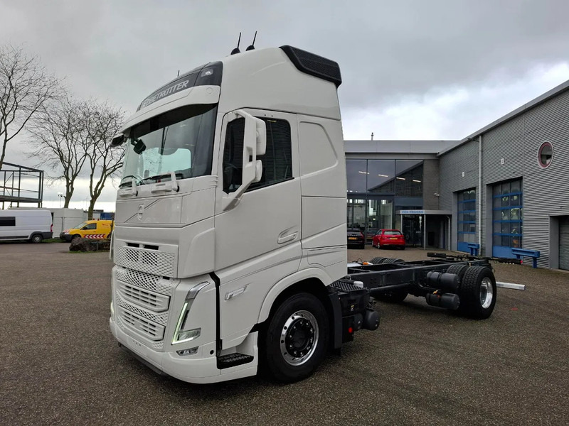Volvo FH5-500 / XL / VEB+ / I-SAVE / I-PARKCOOL / ONLY:175784 KM / GERMAN TRUCK / FULL-AIR / WB:490 / ALCOA / LEATHER / 2023 - Camião chassi: foto 1 Volvo FH5-500 / XL / VEB+ / I-SAVE / I-PARKCOOL / ONLY:175784 KM / GERMAN TRUCK / FULL-AIR / WB:490 / ALCOA / LEATHER / 2023 - Camião chassi: foto 1