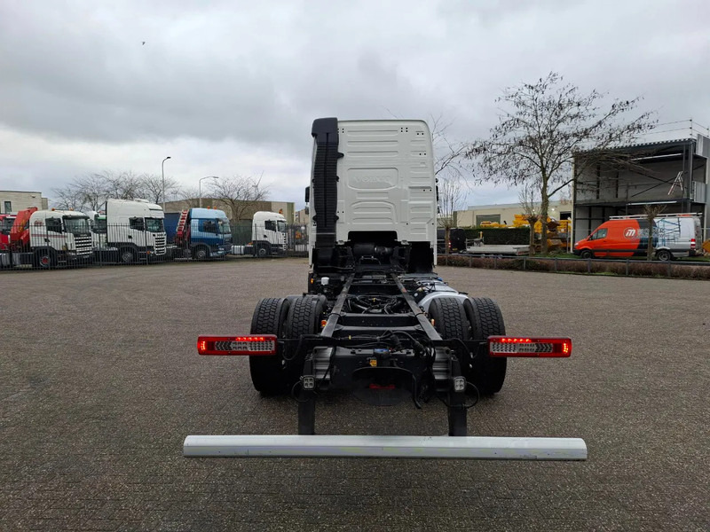 Volvo FH5-500 / XL / VEB+ / I-SAVE / I-PARKCOOL / ONLY:175784 KM / GERMAN TRUCK / FULL-AIR / WB:490 / ALCOA / LEATHER / 2023 - Camião chassi: foto 4 Volvo FH5-500 / XL / VEB+ / I-SAVE / I-PARKCOOL / ONLY:175784 KM / GERMAN TRUCK / FULL-AIR / WB:490 / ALCOA / LEATHER / 2023 - Camião chassi: foto 4