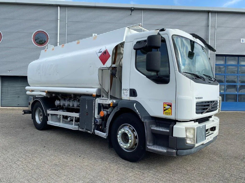 Volvo FL7-290 / 5 COMPARTIMENTS / 13000 LITER TOTAL / PUMP / ONLY:288120 KM / AUTOMATIC / EURO-5 / 2009 - Camião cisterna: foto 2 Volvo FL7-290 / 5 COMPARTIMENTS / 13000 LITER TOTAL / PUMP / ONLY:288120 KM / AUTOMATIC / EURO-5 / 2009 - Camião cisterna: foto 2