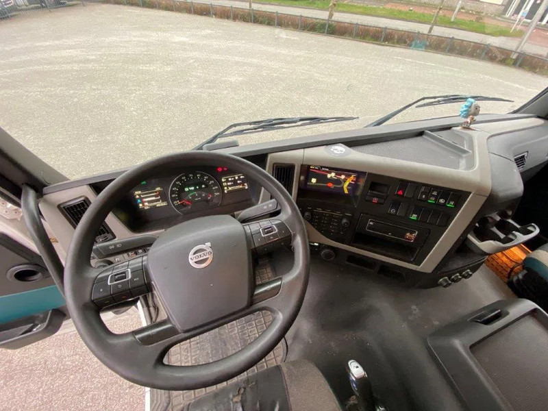 Camião de lona Volvo FM11-330 / LOW KM'S:472120 KM / LWDS / FULL-AIR / NAVI / CURTAIN SAILS / PLATFORM 2500KG / AUTOMATIC / EURO-6 / 2016: foto 17