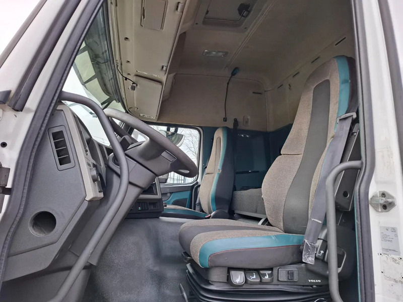 Locação financeira de Volvo FM11-450 / VEB / FULL-AIR / 706585 KM / LWDS / AIRCO / BDF SYSTEM / AUTOMATIC / EURO-6 / 2016 Volvo FM11-450 / VEB / FULL-AIR / 706585 KM / LWDS / AIRCO / BDF SYSTEM / AUTOMATIC / EURO-6 / 2016: foto 13