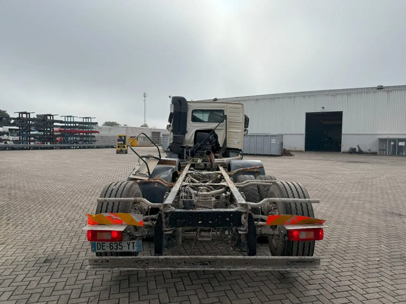Volvo FMX 450 / ENGINE RUNNING / 8X4 / VEB / ONLY:260642 KM / PTO / LIFT+LENKACHSE / ALCOA / AUTOMATIC / EURO-6 / 2014 - Camião chassi: foto 4 Volvo FMX 450 / ENGINE RUNNING / 8X4 / VEB / ONLY:260642 KM / PTO / LIFT+LENKACHSE / ALCOA / AUTOMATIC / EURO-6 / 2014 - Camião chassi: foto 4
