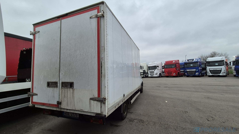 IVECO DAILY 35S16 skříň - 8 palet - Carrinha de contentor: foto 4 IVECO DAILY 35S16 skříň - 8 palet - Carrinha de contentor: foto 4