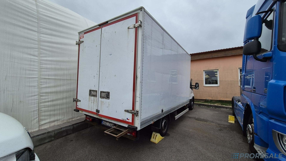 IVECO DAILY 35S16 skříň - 8 palet - Carrinha de contentor: foto 4 IVECO DAILY 35S16 skříň - 8 palet - Carrinha de contentor: foto 4