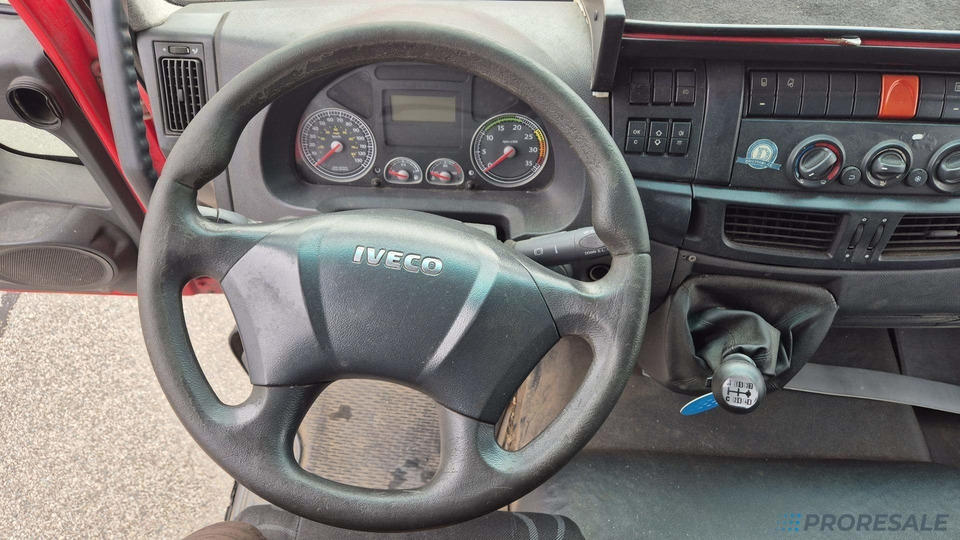 IVECO EUROCARGO ML 140E28 EURO 5 - valník s plachtou + hydraulické čelo 1,5 t - Camião de lona: foto 5 IVECO EUROCARGO ML 140E28 EURO 5 - valník s plachtou + hydraulické čelo 1,5 t - Camião de lona: foto 5