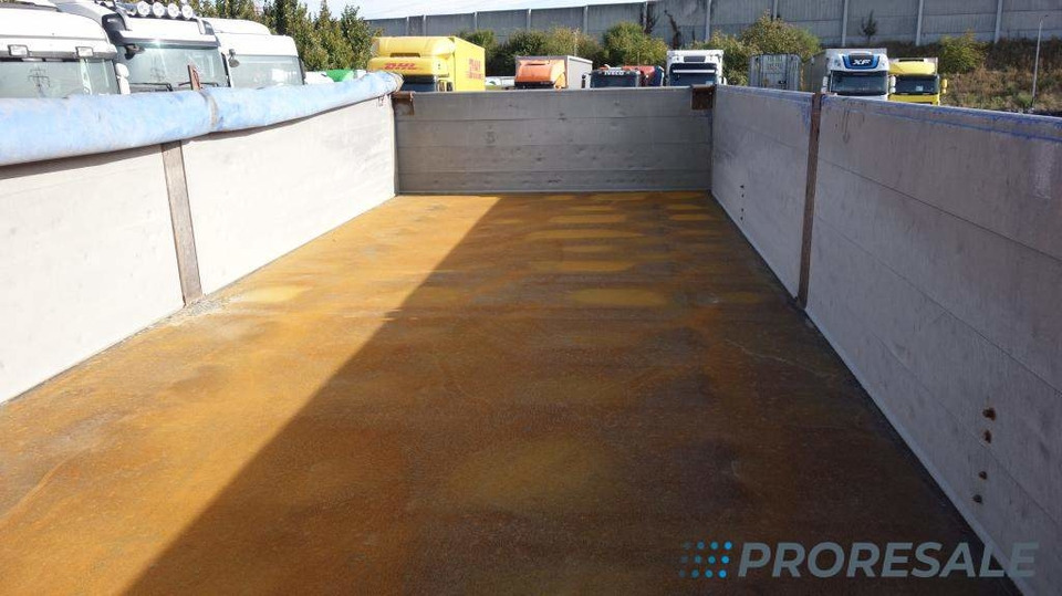 KÖGEL AK 24 P - třístranný sklápěč 12 m3 - Reboque basculante: foto 4 KÖGEL AK 24 P - třístranný sklápěč 12 m3 - Reboque basculante: foto 4