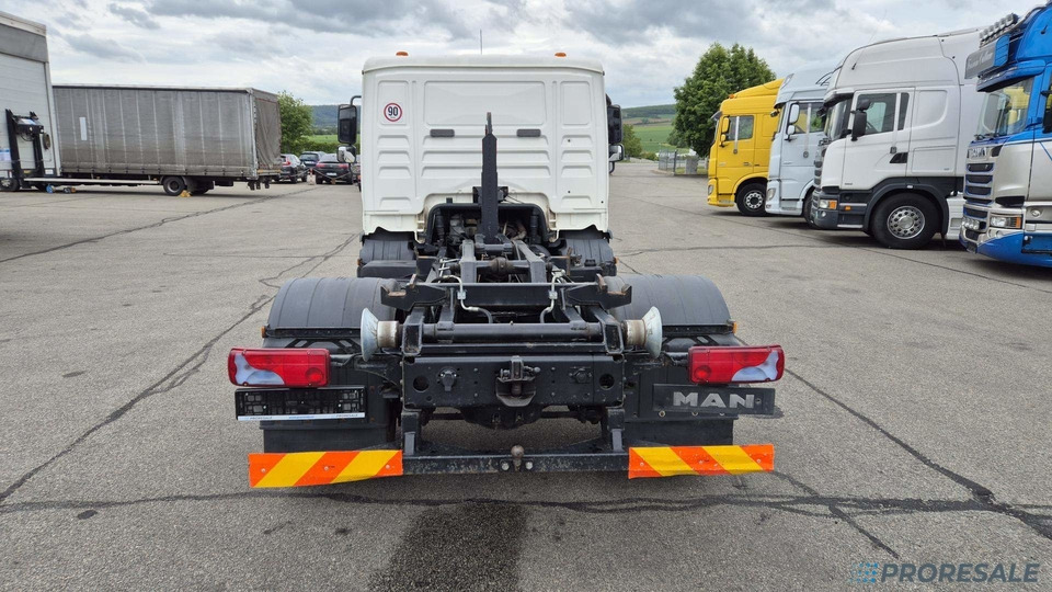 MAN TGL 12.180 4x2 BB EURO 3 - Hákový nosič kontejnerů - Camião polibenne: foto 4 MAN TGL 12.180 4x2 BB EURO 3 - Hákový nosič kontejnerů - Camião polibenne: foto 4