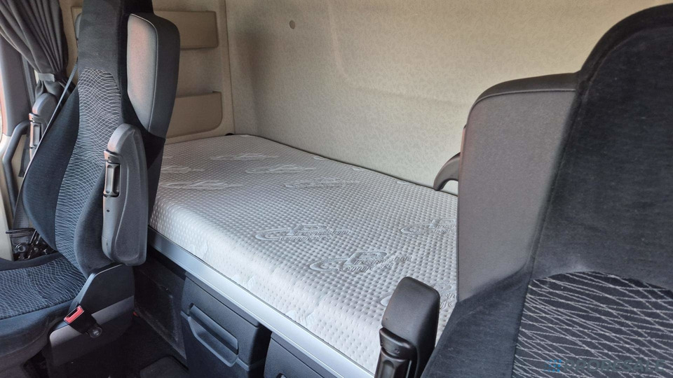 MERCEDES-BENZ ACTROS 1845 LS GIGA SPACE EURO 6 - Tractor: foto 5 MERCEDES-BENZ ACTROS 1845 LS GIGA SPACE EURO 6 - Tractor: foto 5