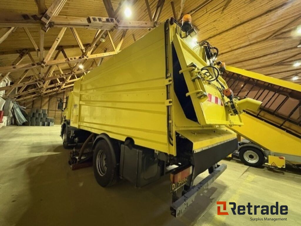 Glykol suger - Scania P310 med Bucher STKF 9500 på bygg! - Caminhão de lixo: foto 4 Glykol suger - Scania P310 med Bucher STKF 9500 på bygg! - Caminhão de lixo: foto 4