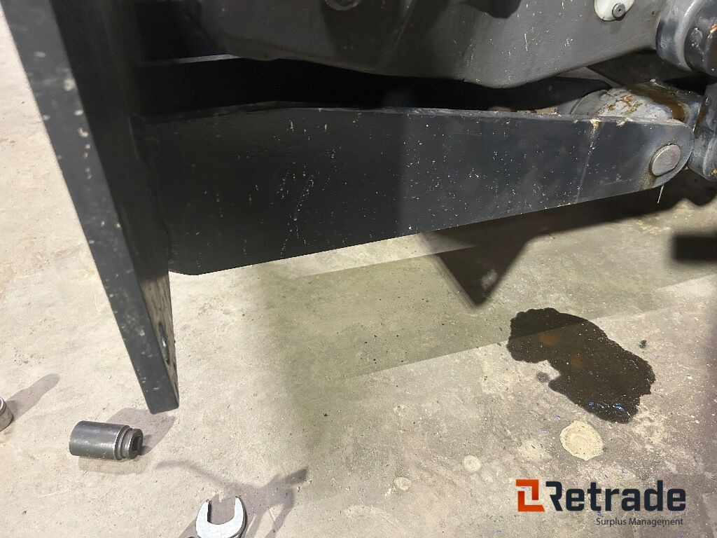 Brøyte plate Fra Schmith Tellefdal til traktor Fendt 900 - Máquina agrícola: foto 3 Brøyte plate Fra Schmith Tellefdal til traktor Fendt 900 - Máquina agrícola: foto 3