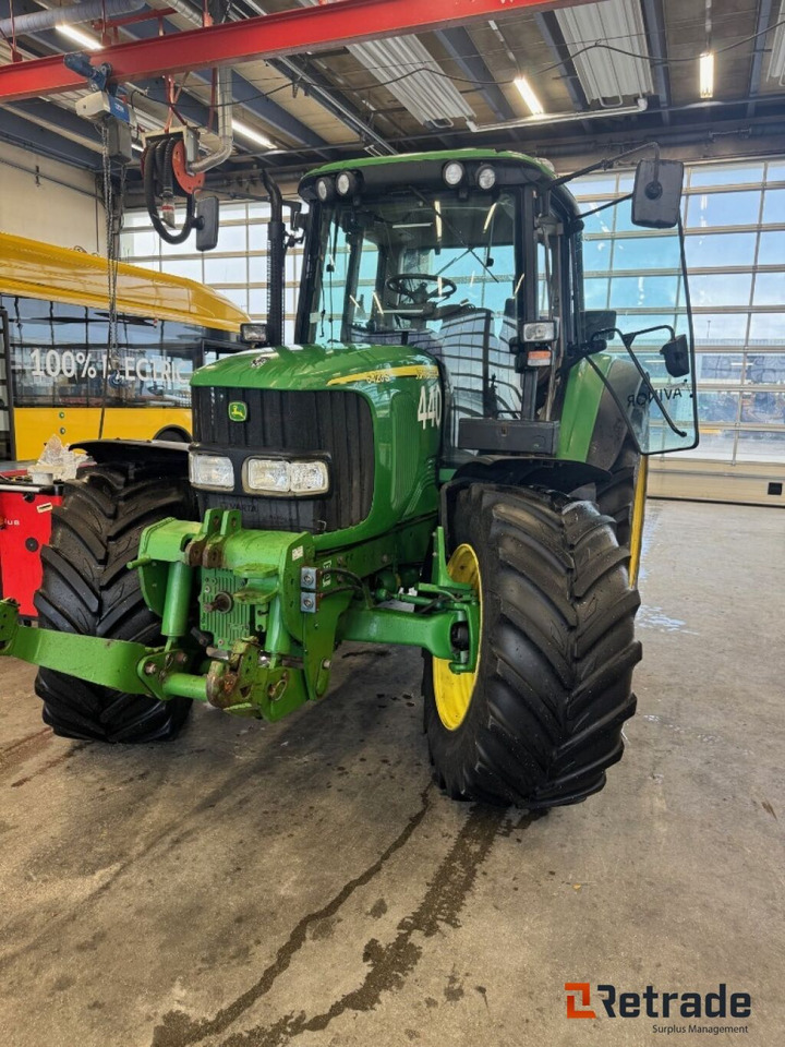 JOHN DEERE 6420S - 7114 timer - 2006 Modell - Máquina agrícola: foto 1 JOHN DEERE 6420S - 7114 timer - 2006 Modell - Máquina agrícola: foto 1