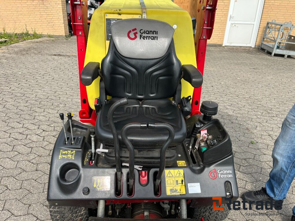 Máquina agrícola Plæne- og parkmaskiner GINNI FERRARI GF 630 I.I Plænetraktor: foto 14