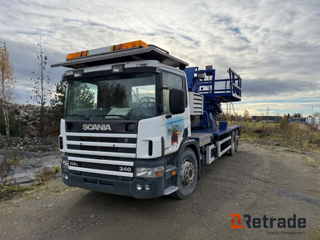 SCANIA P114L med Lift nylig sertifisert kran og EU godkjent - Caminhão com plataforma aérea: foto 1 SCANIA P114L med Lift nylig sertifisert kran og EU godkjent - Caminhão com plataforma aérea: foto 1