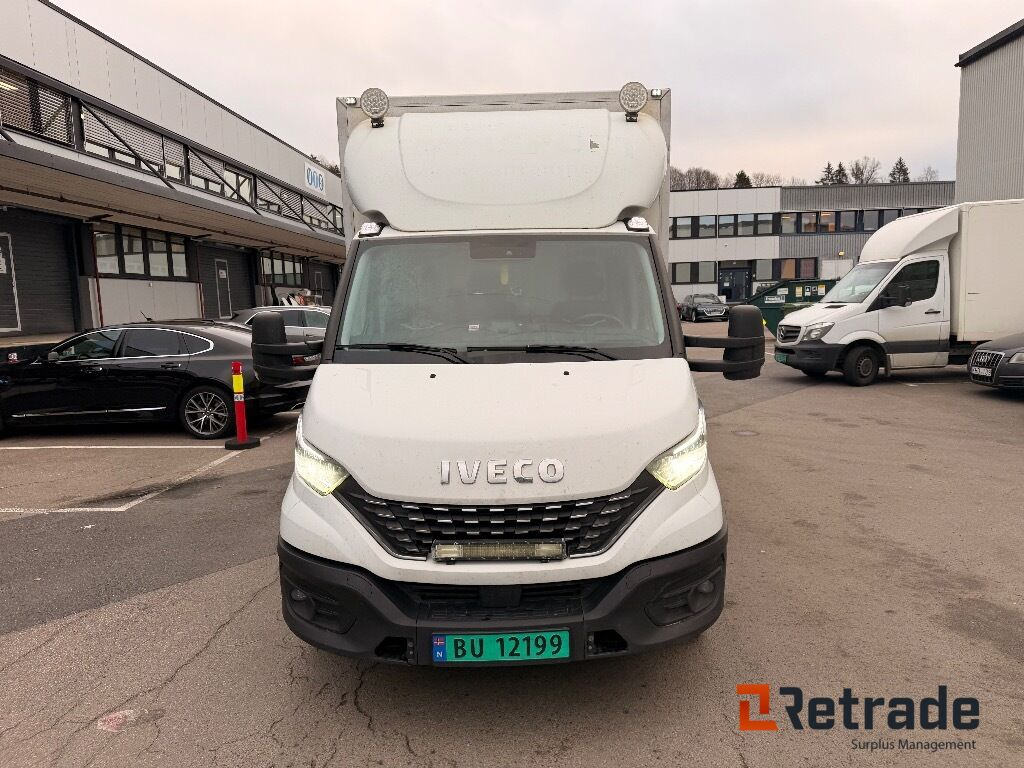 Skapbil IVECO 35S16 (parkert i Oslo) - Carrinha de contentor: foto 2 Skapbil IVECO 35S16 (parkert i Oslo) - Carrinha de contentor: foto 2