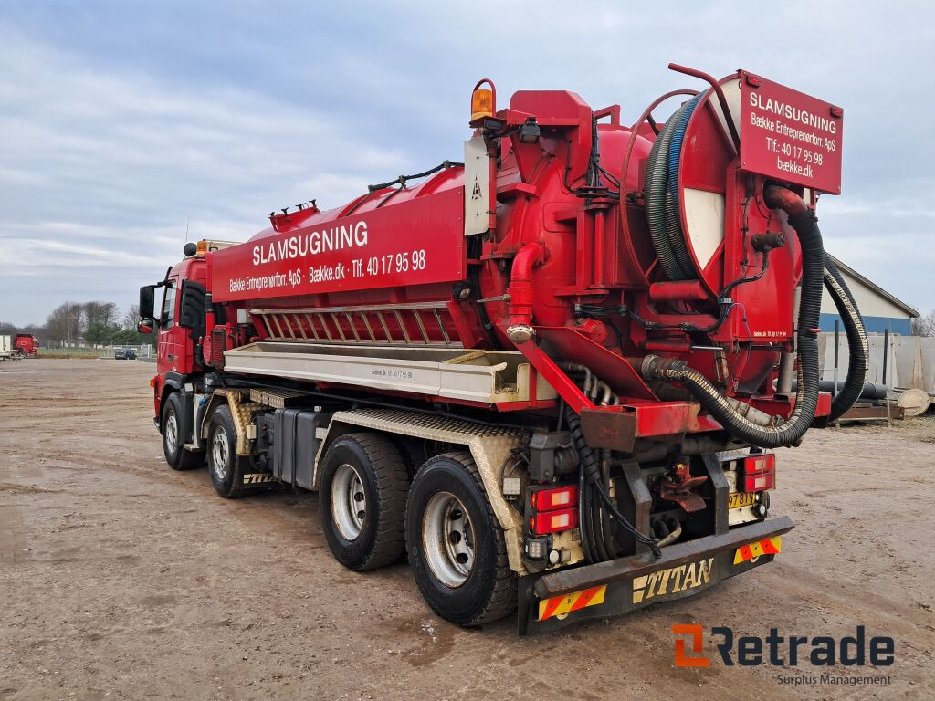 Volvo FM 400 8x2 med wirehejs og Hvidtved Larsen slamsuger - Caminhão limpa fossa: foto 5 Volvo FM 400 8x2 med wirehejs og Hvidtved Larsen slamsuger - Caminhão limpa fossa: foto 5