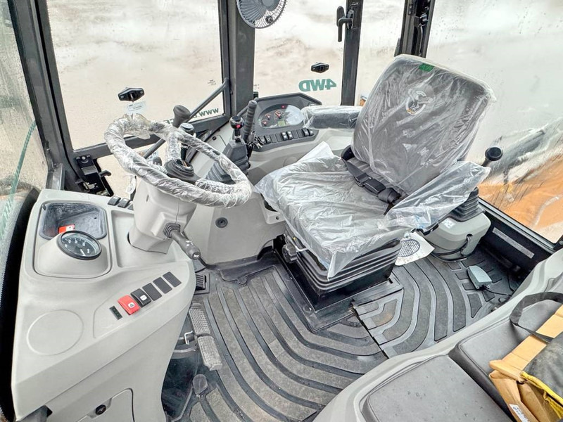 Case 770EX 4WD - New / Unused / Hammer Lines - Retroescavadeira: foto 5 Case 770EX 4WD - New / Unused / Hammer Lines - Retroescavadeira: foto 5