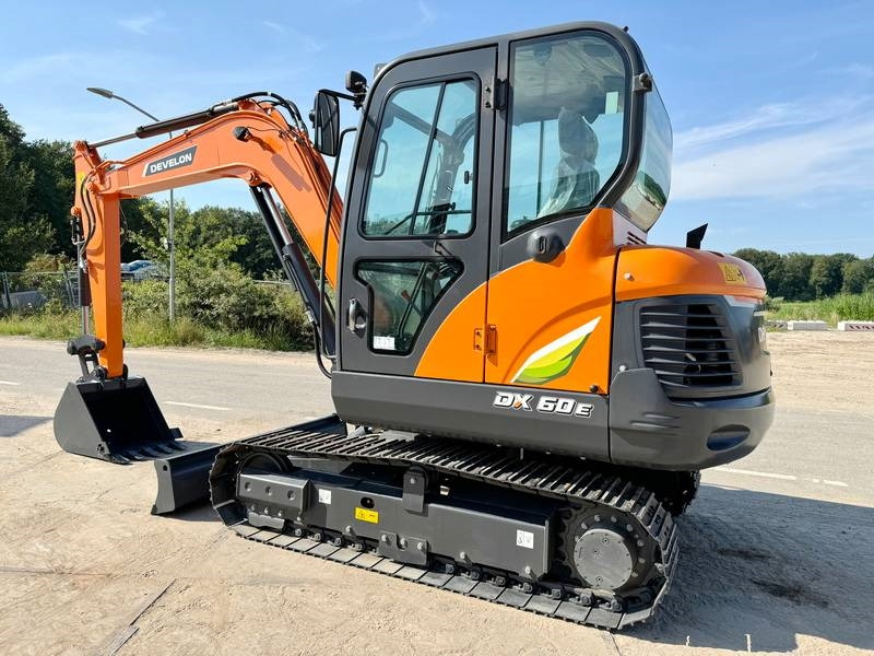 Doosan DX60E-10N NEW! - Mini escavadeira: foto 3 Doosan DX60E-10N NEW! - Mini escavadeira: foto 3