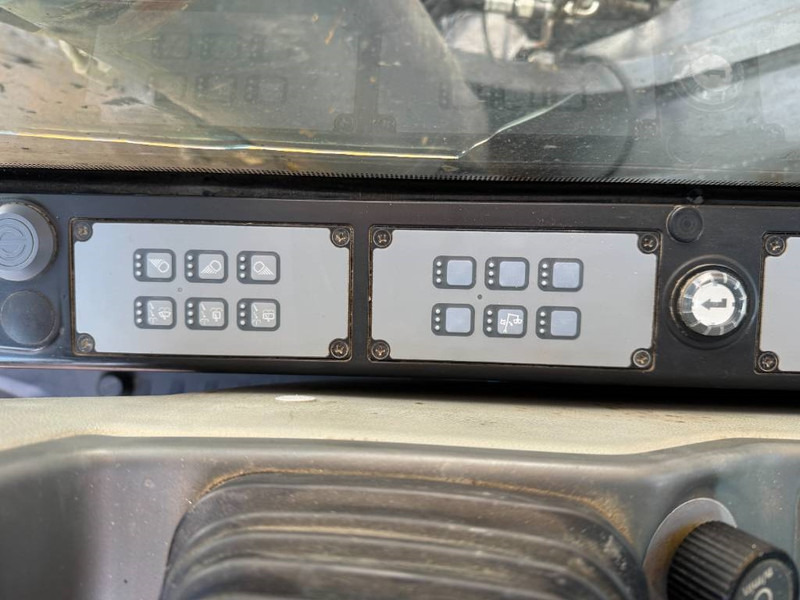 Escavadora de rastos Liebherr R946LC - Hammer Lines / Quick Coupler: foto 11