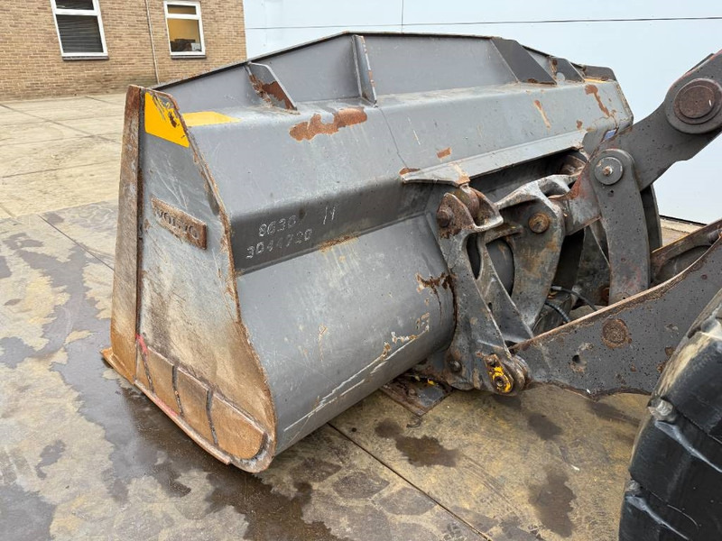 Pá carregadora de rodas Volvo L120H - 3rd Function / Weight System: foto 19 Pá carregadora de rodas Volvo L120H - 3rd Function / Weight System: foto 19