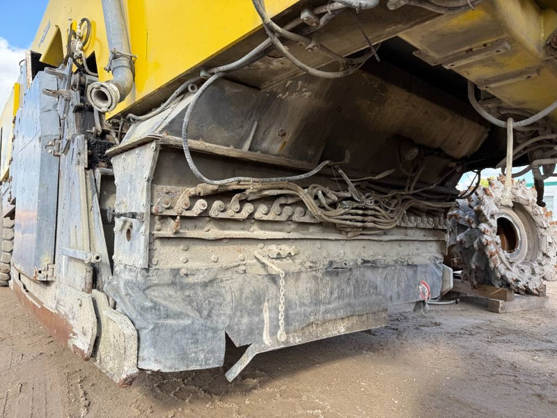 Máquina de asfalto Wirtgen WR2500SK - Dutch Machine / Extra Miller and Tires: foto 16