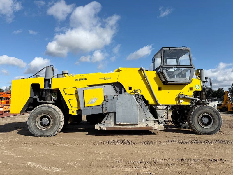 Wirtgen WR2500SK - Dutch Machine / Extra Miller and Tires - Máquina de asfalto: foto 5 Wirtgen WR2500SK - Dutch Machine / Extra Miller and Tires - Máquina de asfalto: foto 5
